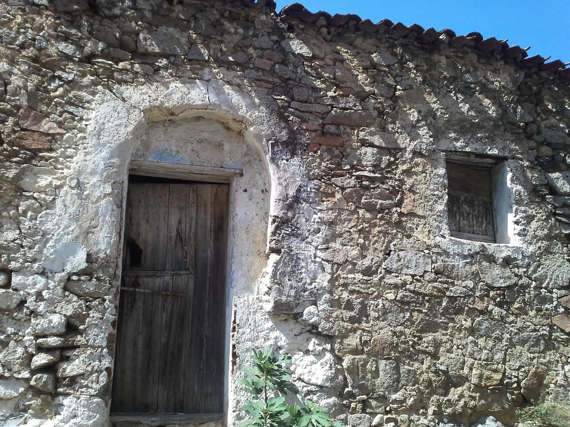 B&B Corte San Lussorio Oliena Exterior photo